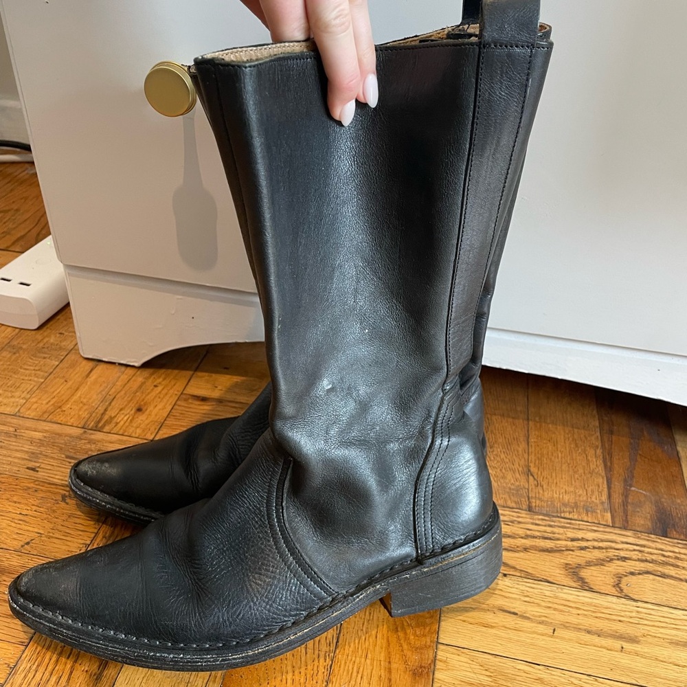 Vero Cuoio Mid Calf Black Leather Boots